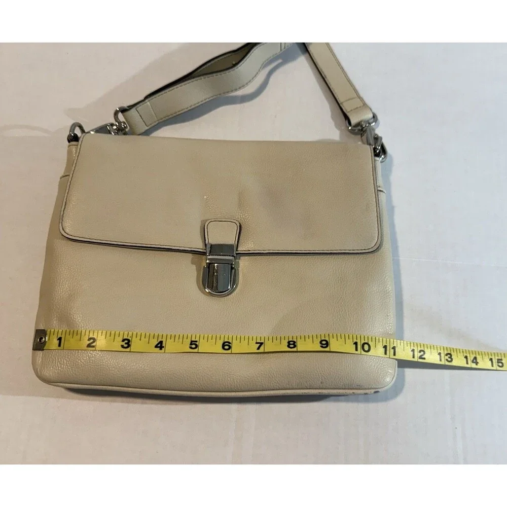 Liz Claiborne‎ CrossBody Purse Bag Taupe Faux Leather Front Flap RN70272 CA16396